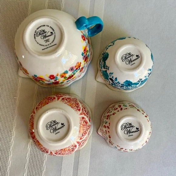 The Pioneer Woman Measuring Cup Set - Picture 12 of 16